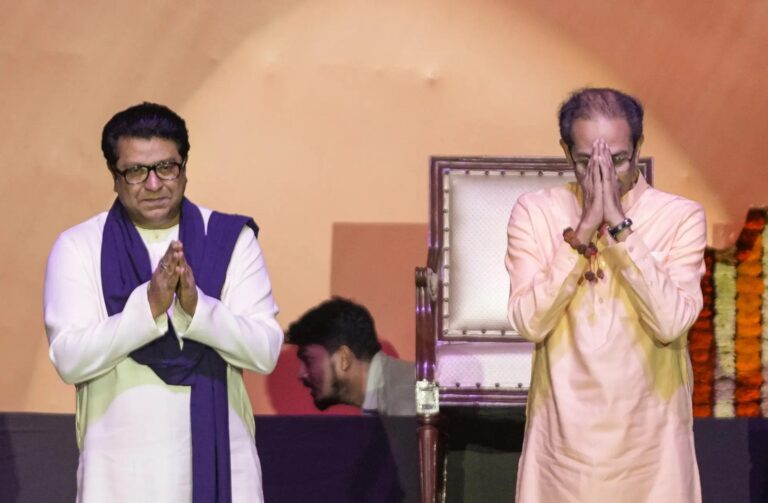 Hindi Vs Marathi Rar Uddhav-Raj's Jugalbandi increases political stir, who is threatened by Thackeray brothers' new friendship